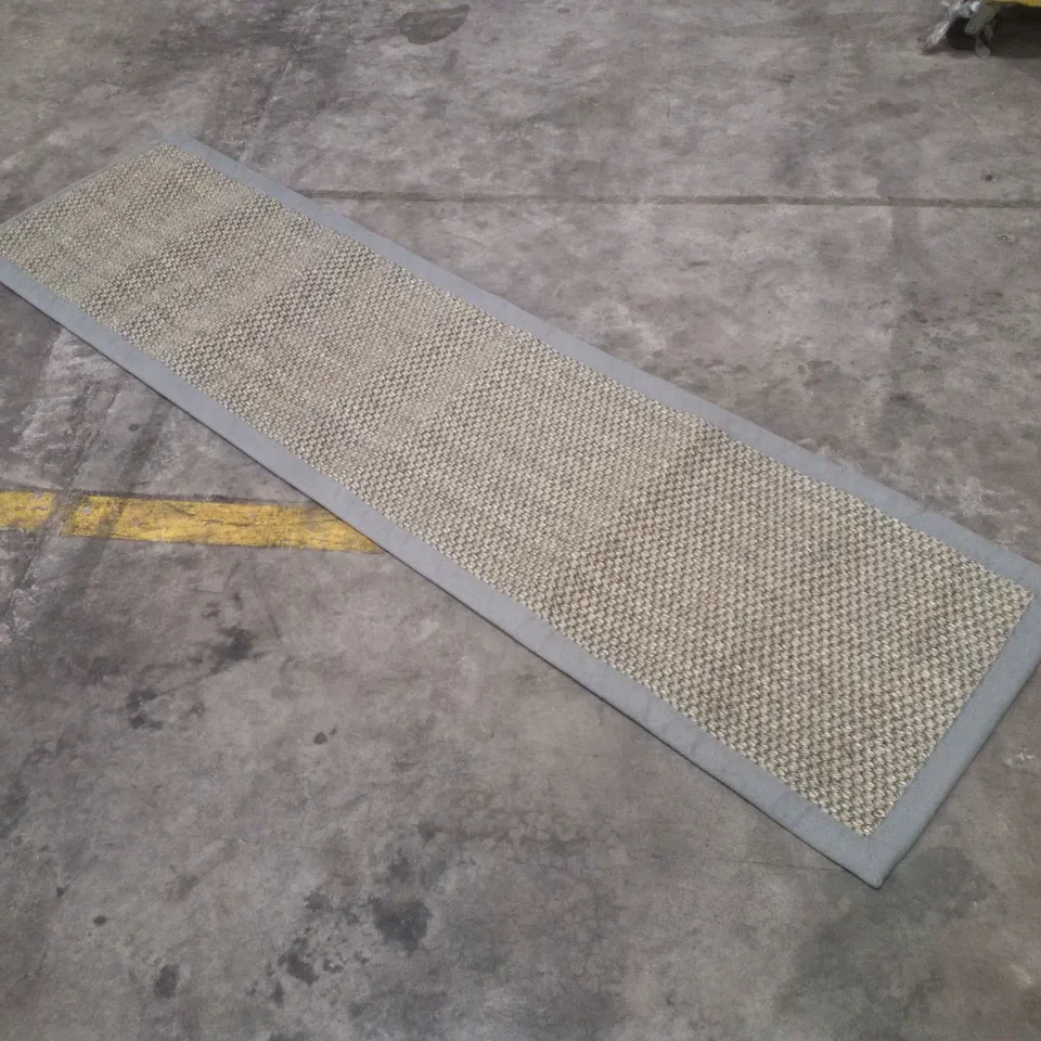 QUALITY DESIGNER AREA RUG APPROXIMATELY 60×230CM