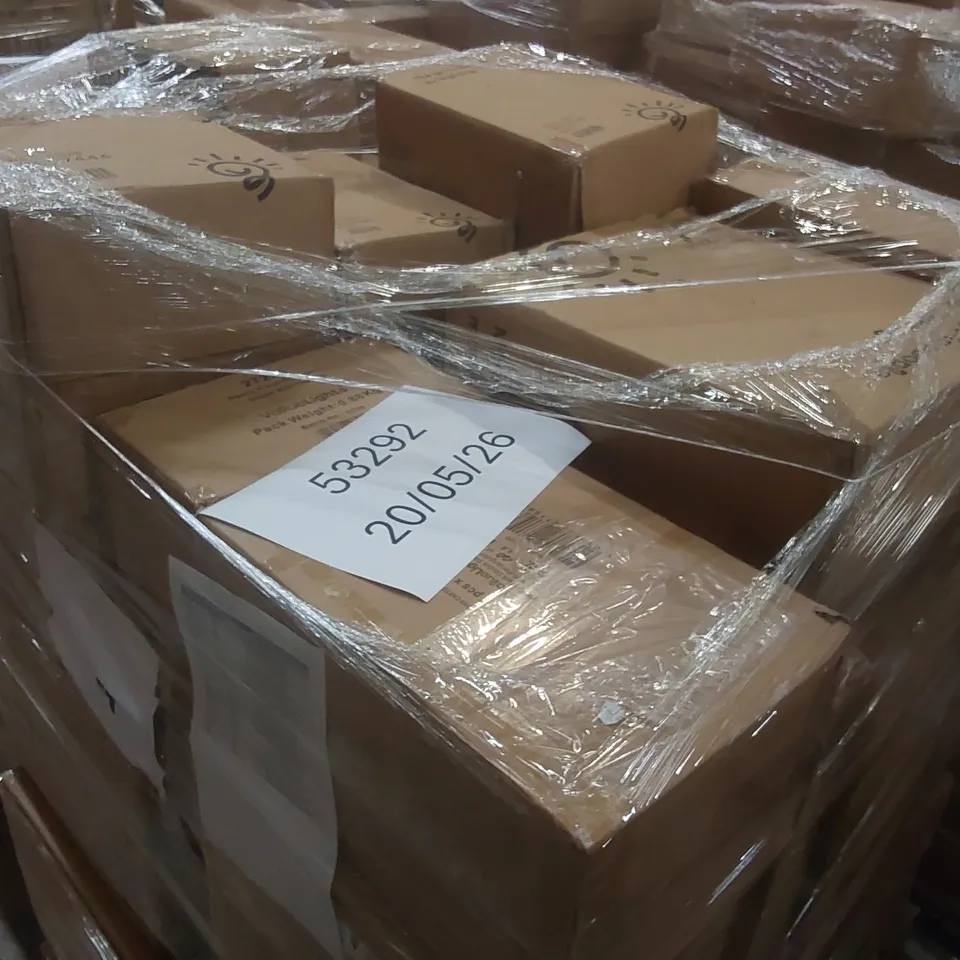 PALLET CONTAINING A VERY LARGE QUANTITY OF HOME LIGHTING PRODUCTS