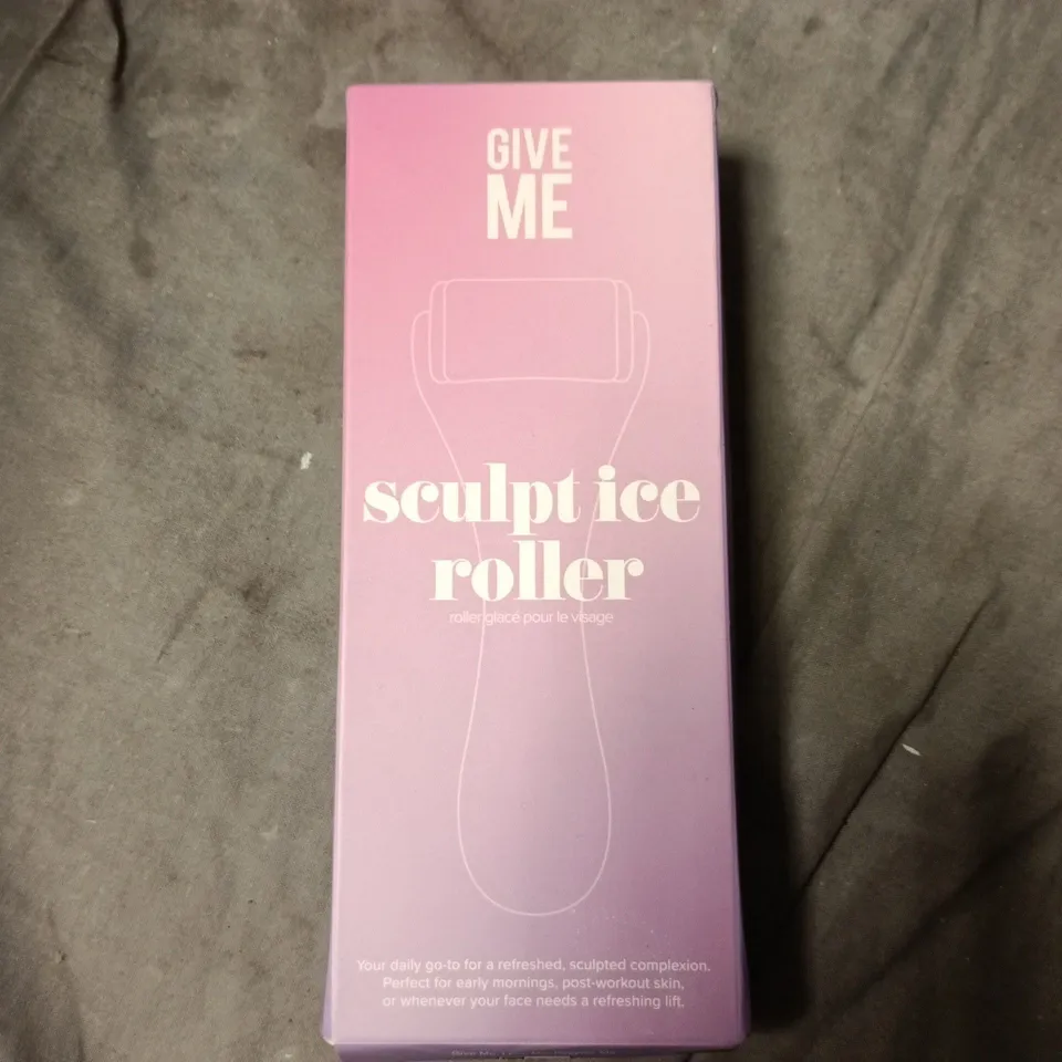 TOTE OF APPROXIMATELY 20 ASSORTED HEALTH / BEAUTY ITEMS TO INCLUDE: ICE ROLLER AND MAKEUP BE GONE WIPES 