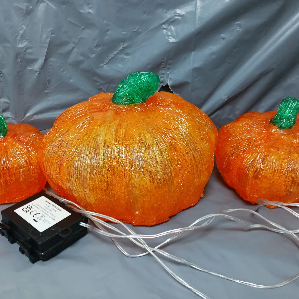 BOXED 3 OUTDOOR ACRYLIC PUMPKIN LIGHTS 