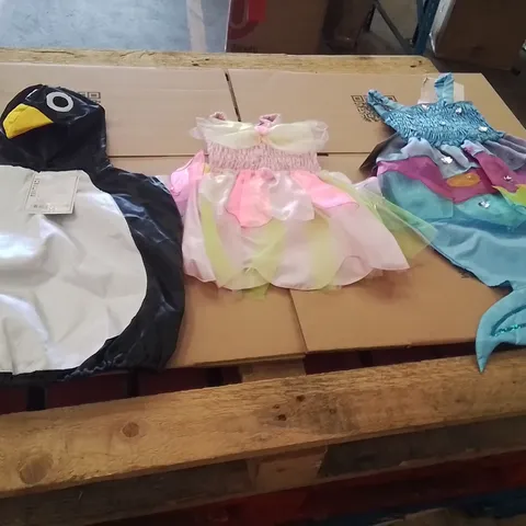 PALLET A LARGE QUANTITY OF LUCY LOCKET FANCY DRESSES KIDS