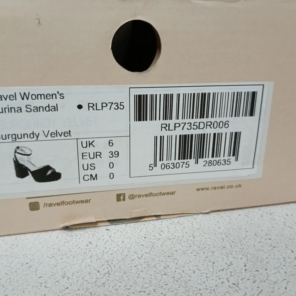 RAVEL WOMAN SURINA SANDAL SIZE 6