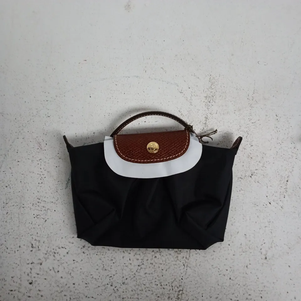 LONGCHAMP HANDBAG – BLUE FABRIC WITH BROWN TEXTURED LEATHER TRIM AND GOLD-TONE HARDWARE