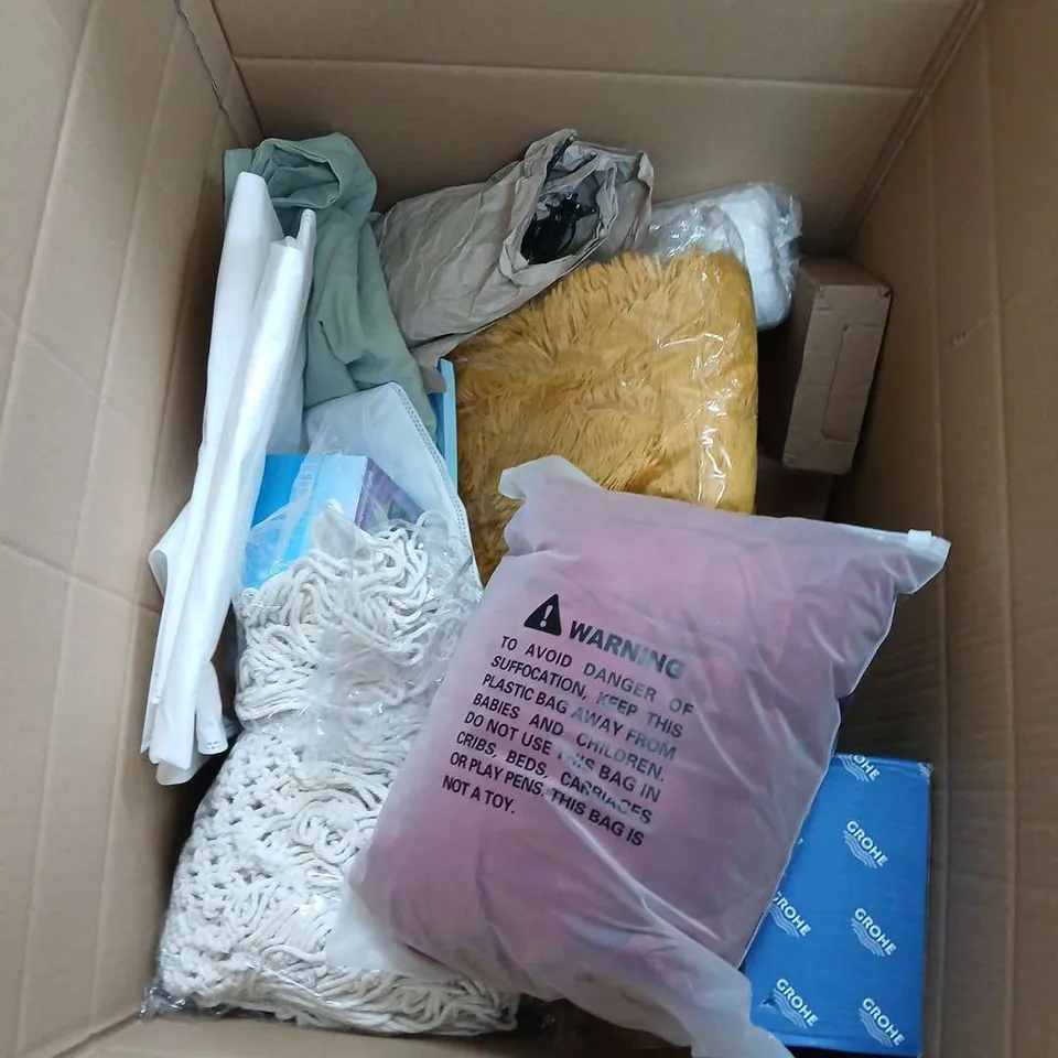 LARGE BOX OF APPROXIMATELY 12 ASSORTED ITEMS TO INCLUDE - CHELSEA FOOTBALL CLUB FABRIC - CRIMPIT WRAP SEALER - SNOODBAND 2.0 SLEEP HEADPHONES - ETC