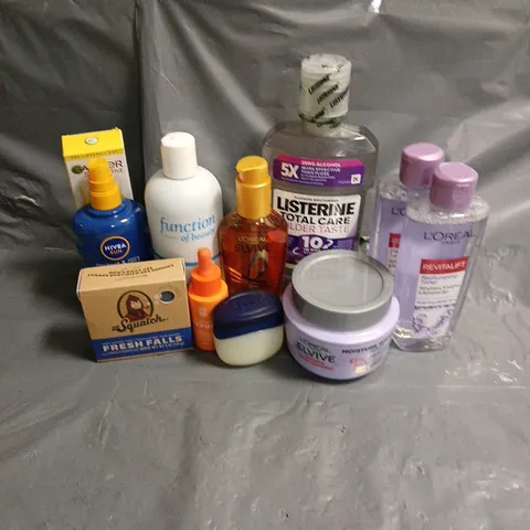 APPROXIMATELY 20 ASSORTED HEALTH & BEAUTY PRODUCTS TO INCLUDE LISTERINE MOUTHWASH, VASELINE, DR SQUATCH SOAP BAR, ETC