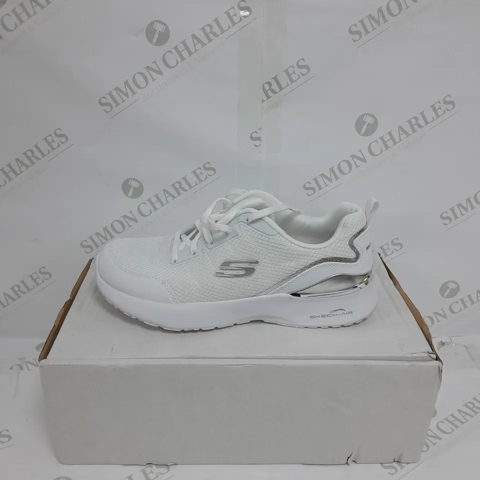 SKECHERS SKECH-AIR DYNAMIGHT METALLIC CLIP LACE UP TRAINER SIZE 6