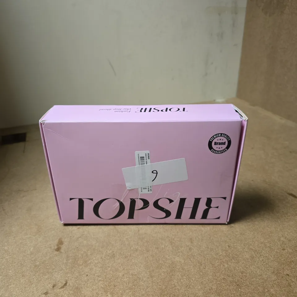 TOPSHE WIG – LONG STRAIGHT LIGHT BLONDE HAIR (PINK BOX)