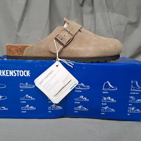 BOXED PAIR OF BIRKENSTOCK BOSTON BS SHOES IN GREY-GREEN UK SIZE 3