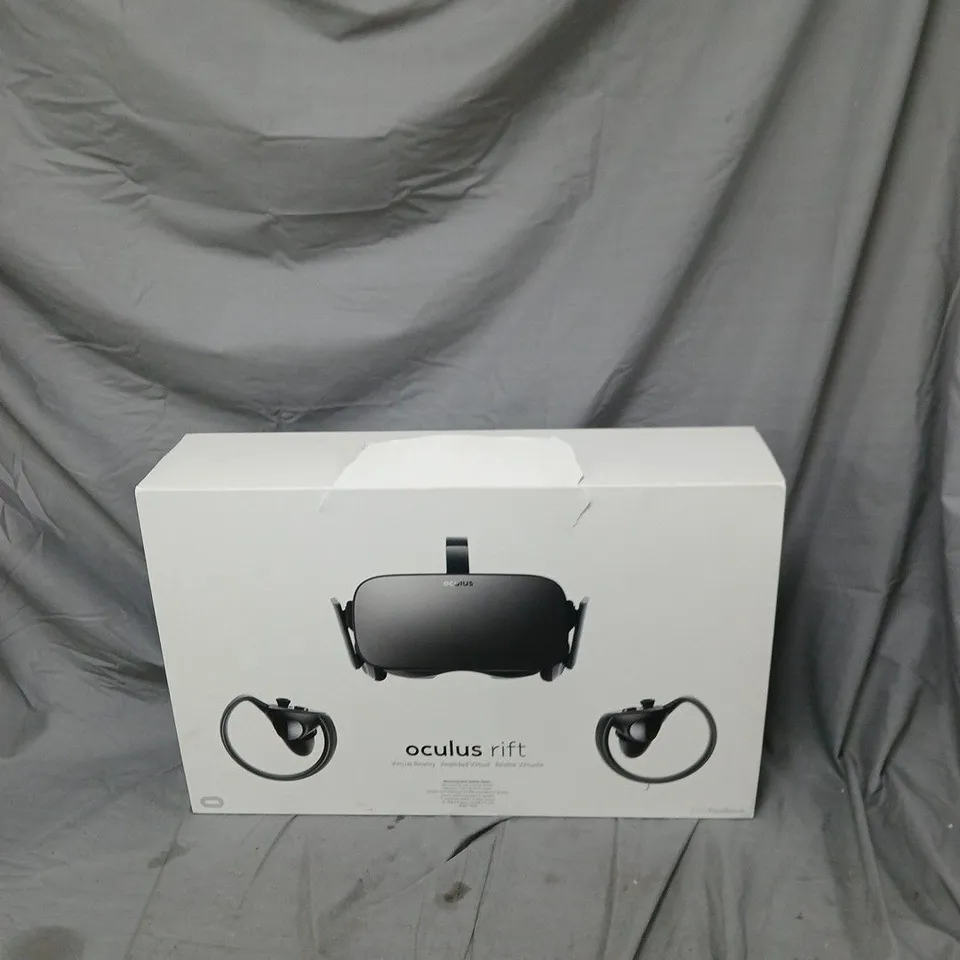 OCULUS RIFT VR HEADSET – BOXED (DAMAGED TOP PANEL)