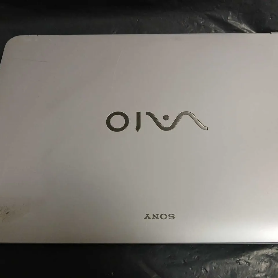 SONY VAIO LAPTOP SVF1521Q1EW