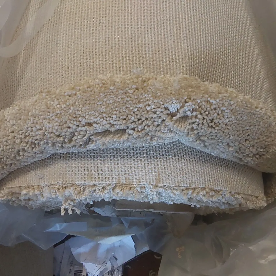 ROLL OF QUALITY ULTIMATE IMPRESSIONS STATELY CARPET - APPROXIMATELY 5 x 4m
