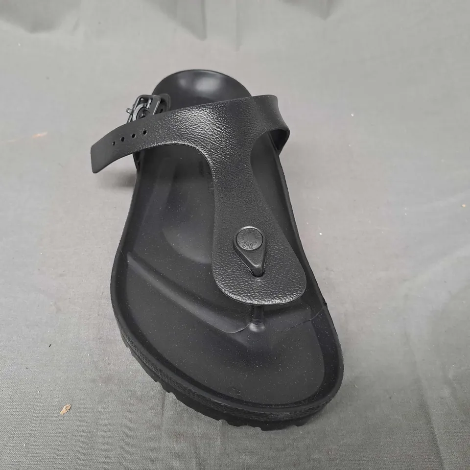 BOXED PAIR OF BIRKENSTOCK GIZEH EVA TOE-POST SANDALS IN BLACK UK SIZE 11.5