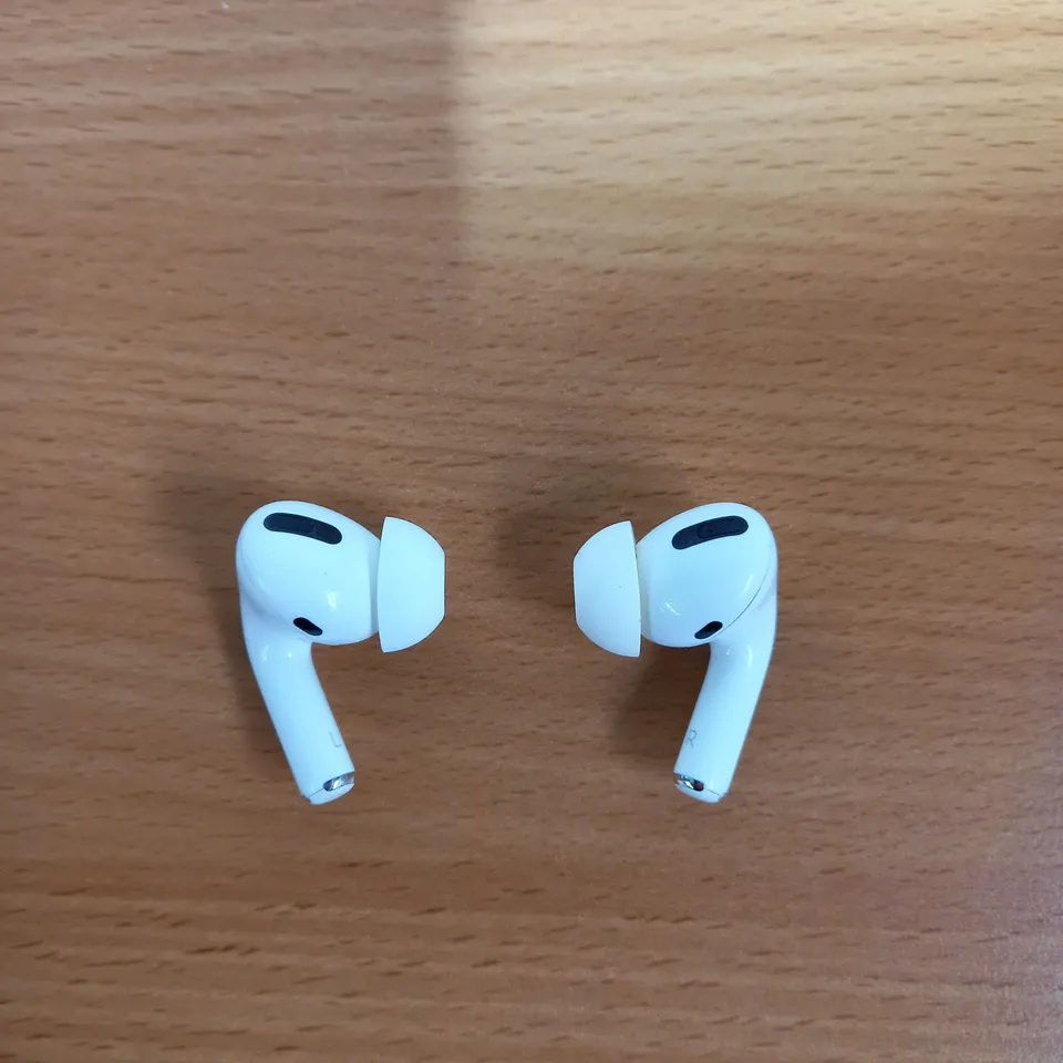 APPLE AIRPODS PRO
