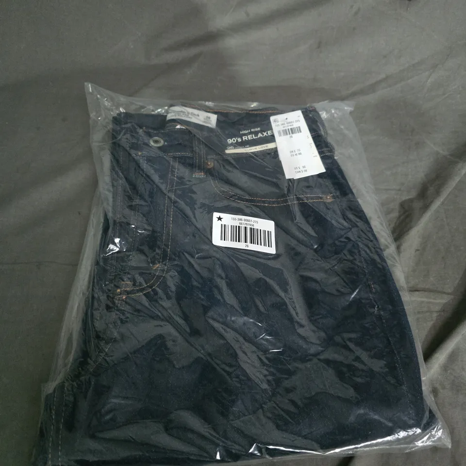 BAGGED ABERCROMBIE AND FITCH HIGH RISE 90'S RELAXED JEANS - SIZE 26