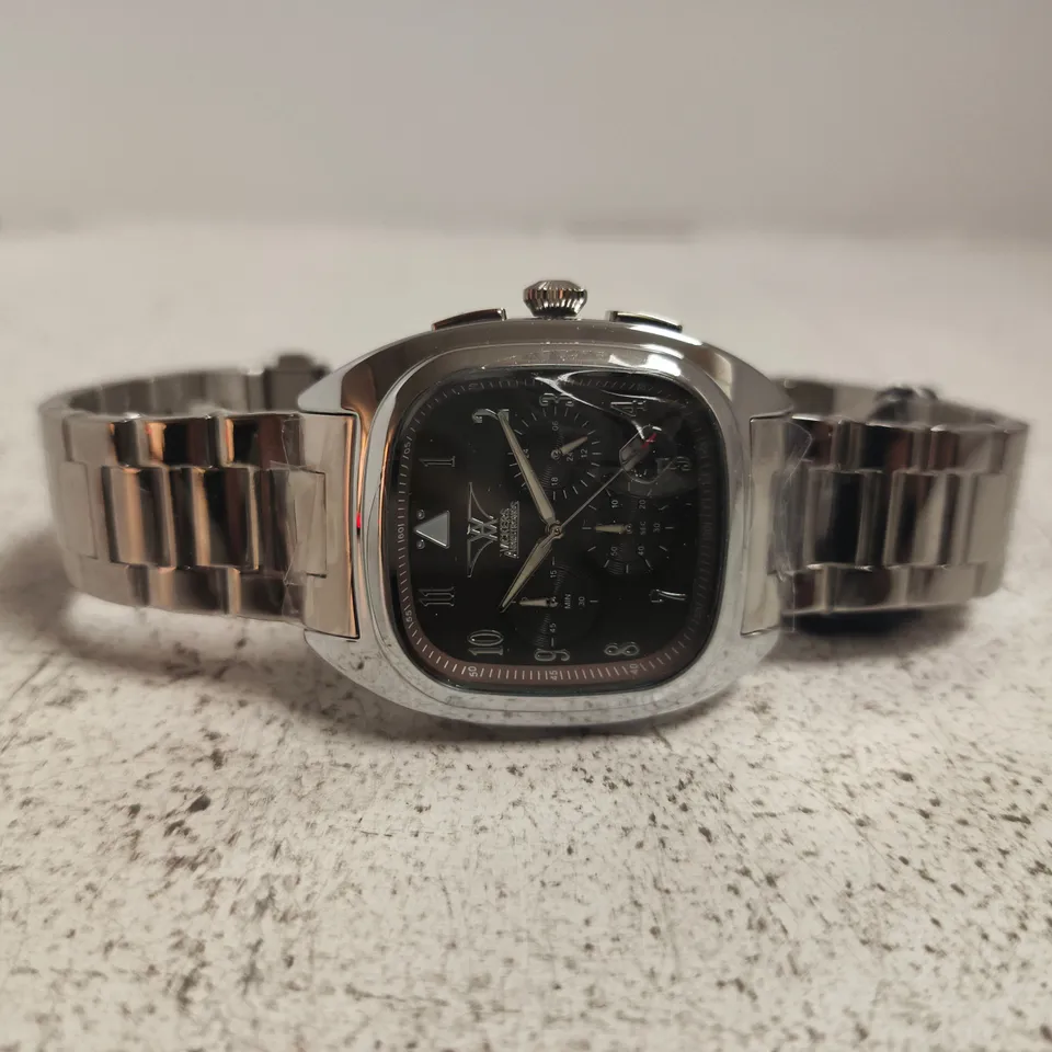 VICKERS ARMSTRONGS STAINLESS STEEL CHRONOGRAPH WRISTWATCH - BOXED