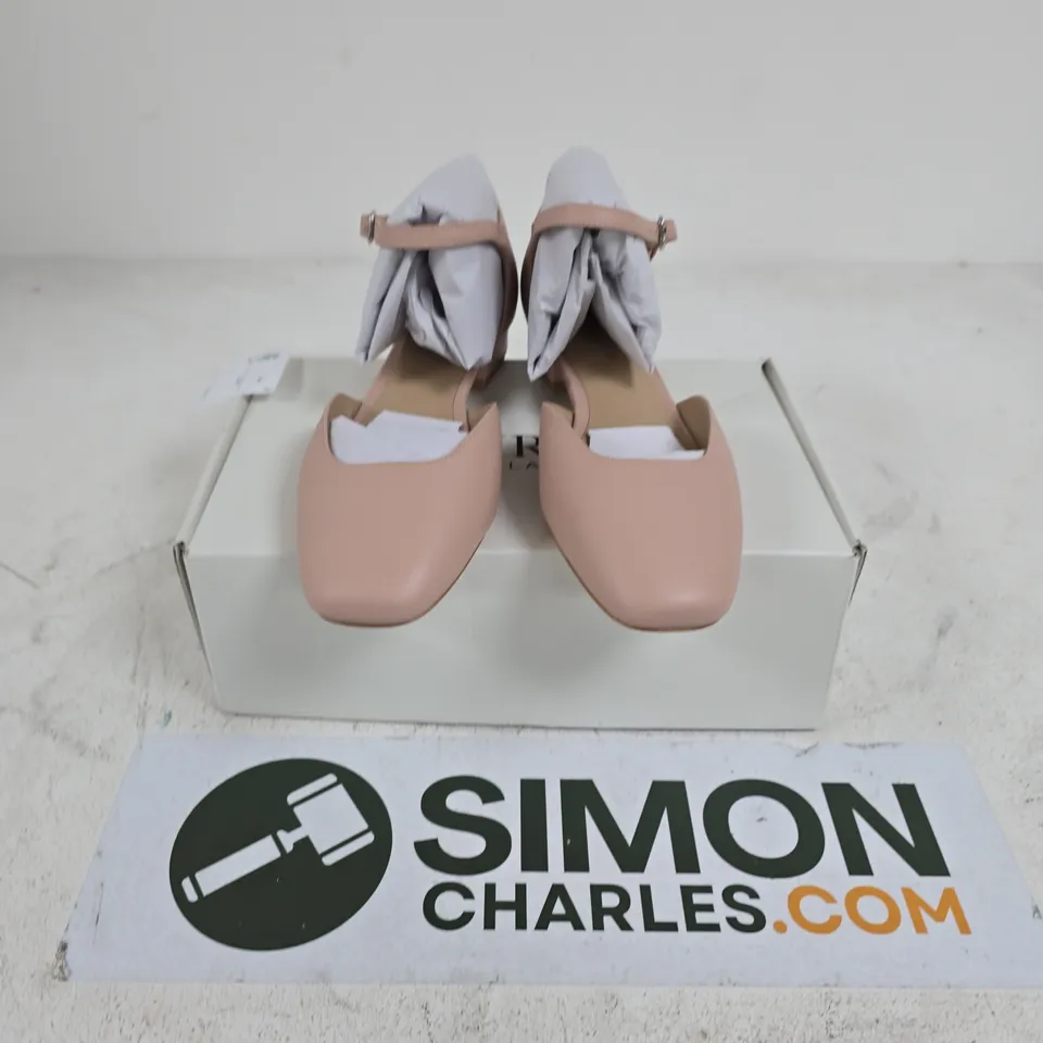 BOXED PAIR OF RALPH LAUREN EMELLIE WOMENS SHOES IN SUN BLUSH - UK 7.5