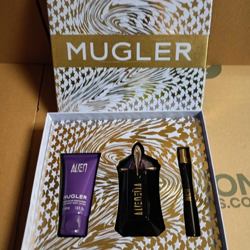THIERRY MUGLER ALIEN GIFT SET – FRAGRANCE BOTTLE WITH BODY LOTION & PURSE SPRAY