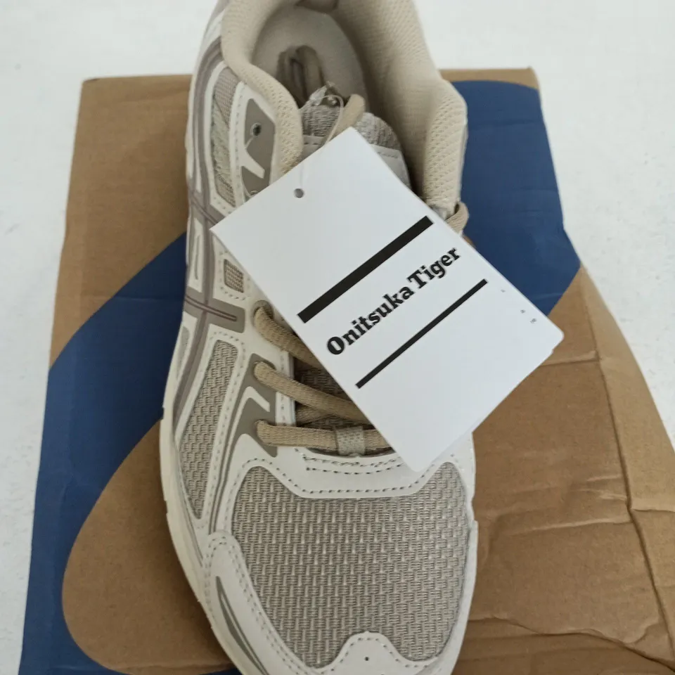 OASICS GEL VENTURE 6 SIZE 7