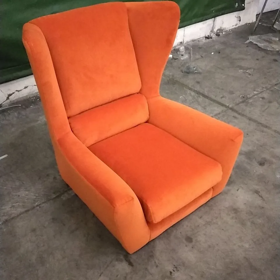 QUALITY DESIGNER LOUNGE CO ARMCHAIR IN BRIGHT ORANGE PLUSH FABRIC 