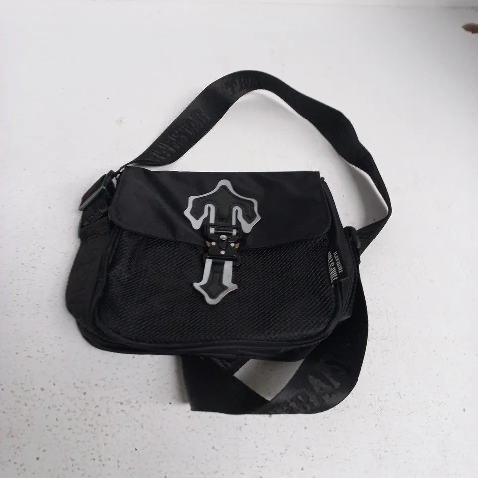 TRAPSTAR BLACK CROSSBODY BAG
