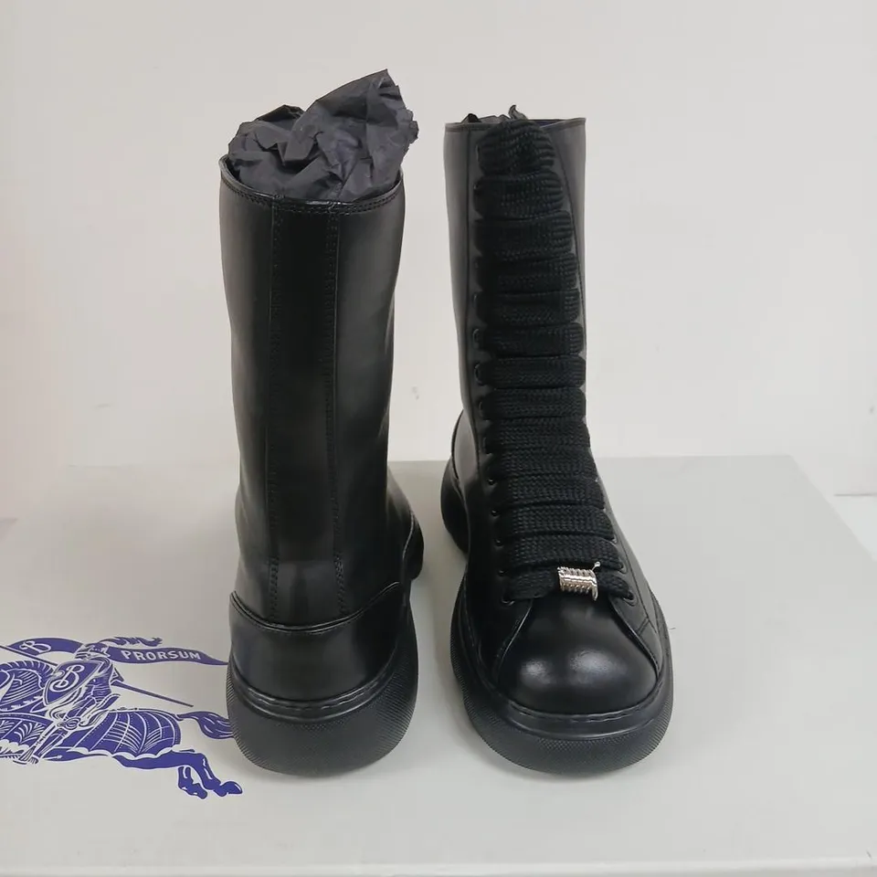 BURBERRY LEATHER BOOTS ON RUBBER SOLE – BLACK, UK 6 (EU 40)