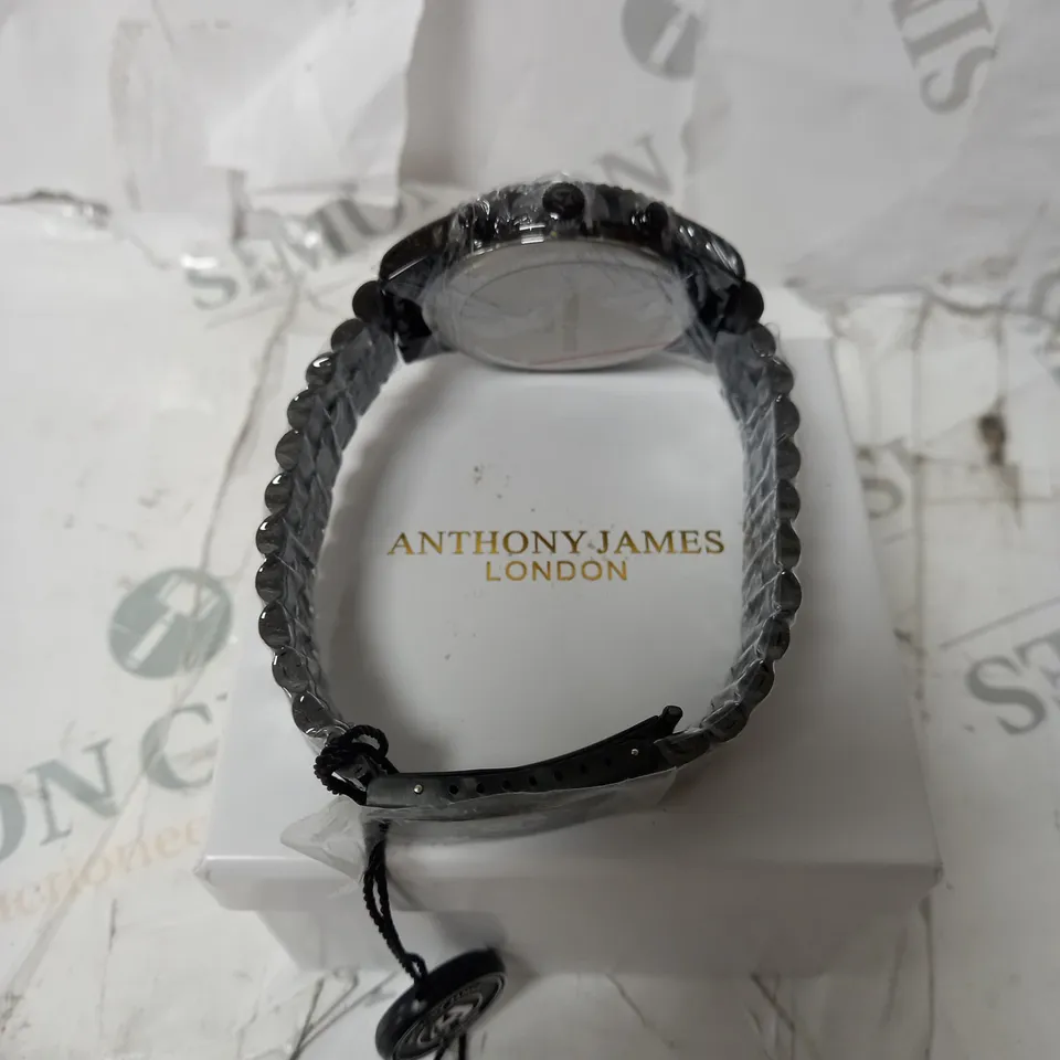 BOXED ANTHONY JAMES CHRONOGRAPH STAINLESS STEEL SPORTS WATCH - WATER RESISTANT. 