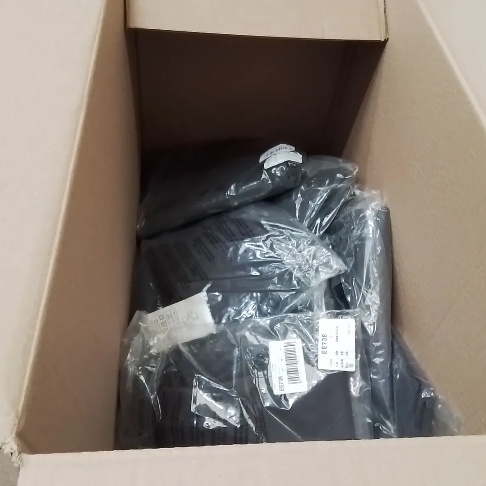 BOXED BRAND NEW APPROXIMATELY 12 ANTHOLOGY ATHLEISURE LEGGINGS CHARCOAL SIZE 20