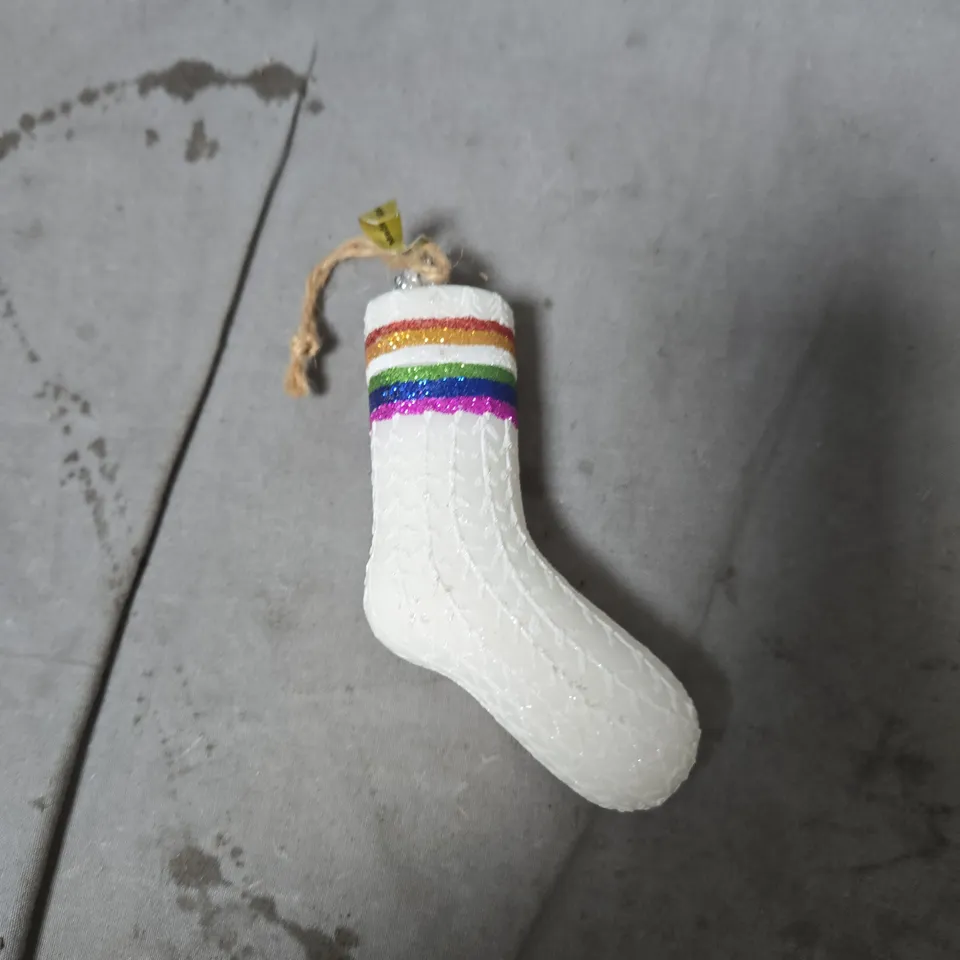 BOX OF APPROXIMATELY 15 ASSORTED HANGING ORNAMENTS