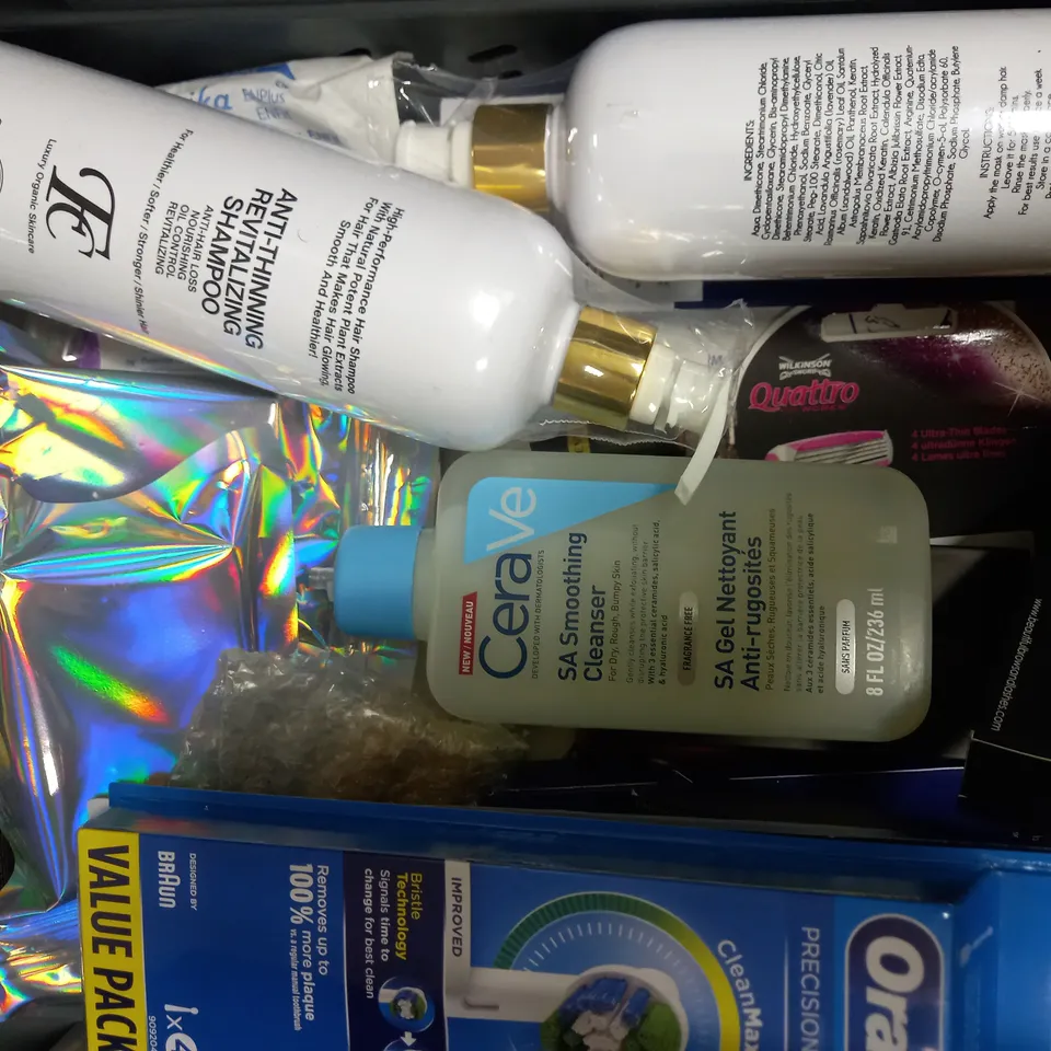 LOT OF APPROXIMATELY 20 ASSORTED HEALTH & BEAUTY ITEMS, TO INCLUDE LASH SERUM, SUKIN, ROSE CONDITIONER, ETC