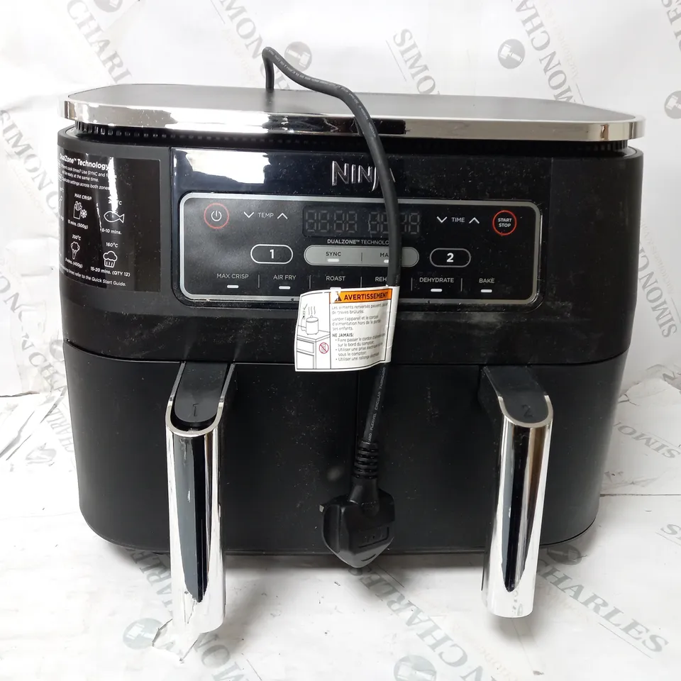 BOXED NINJA FOODI DUAL ZONE AIRFRYER AF300UK