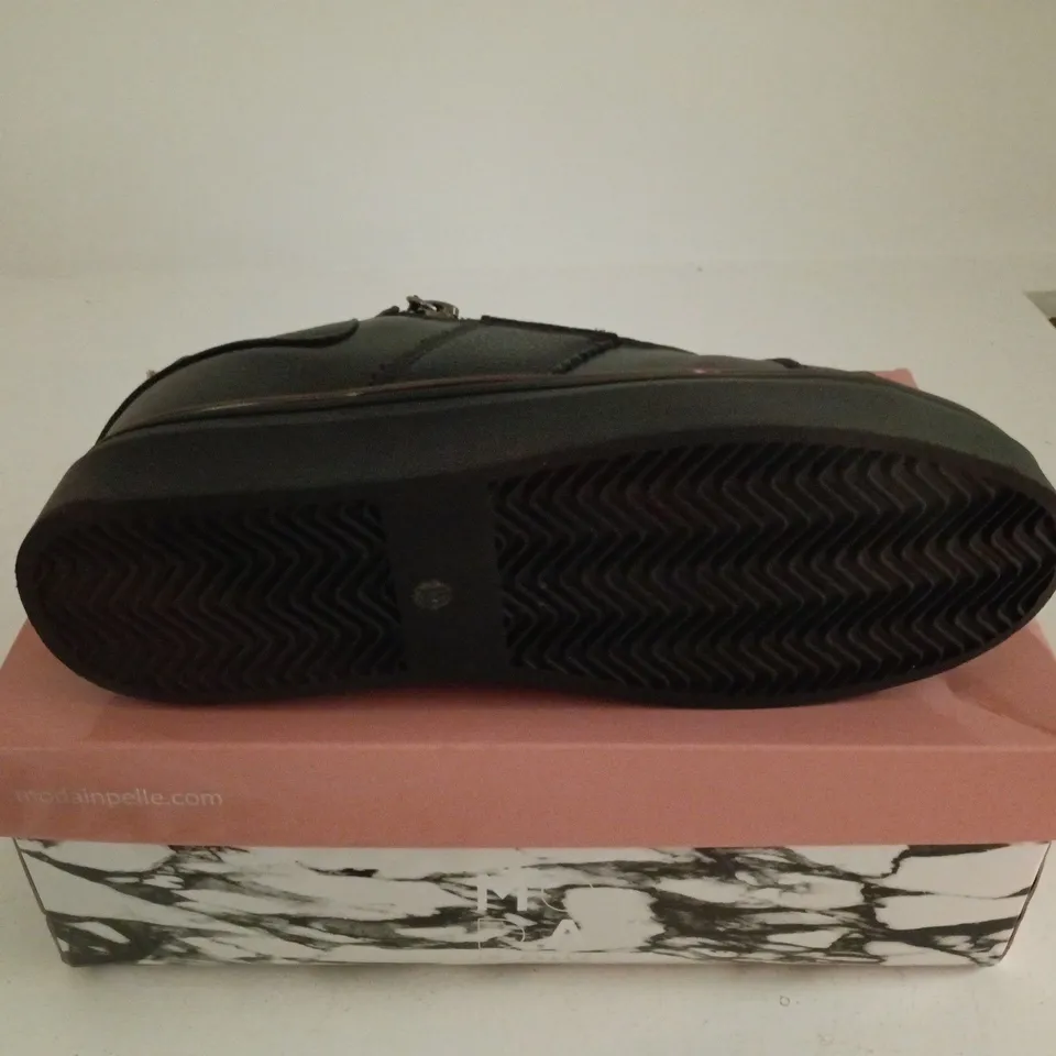 MODA IN PELLE BACARY JET BLACK SIZE 38 TRAINERS BOXED