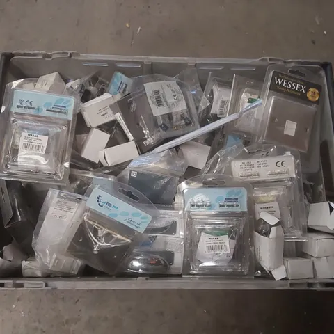 LOT CONTAINING A VERY LARGE QUANTITY OF ASSORTED LIGHT SWITCHES ECT