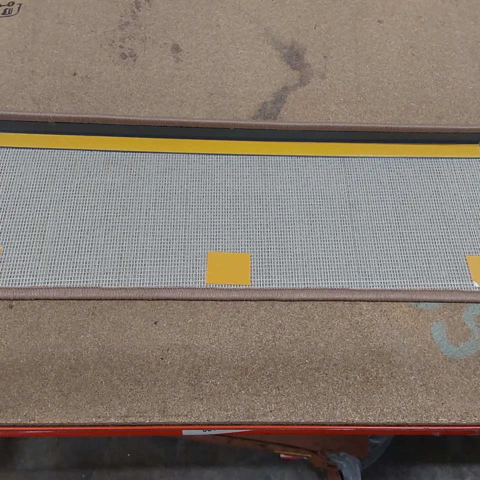 BOXED BRIEN NON-SLIP BROWN STAIR TREAD - SET OF 15 (1 BOX)