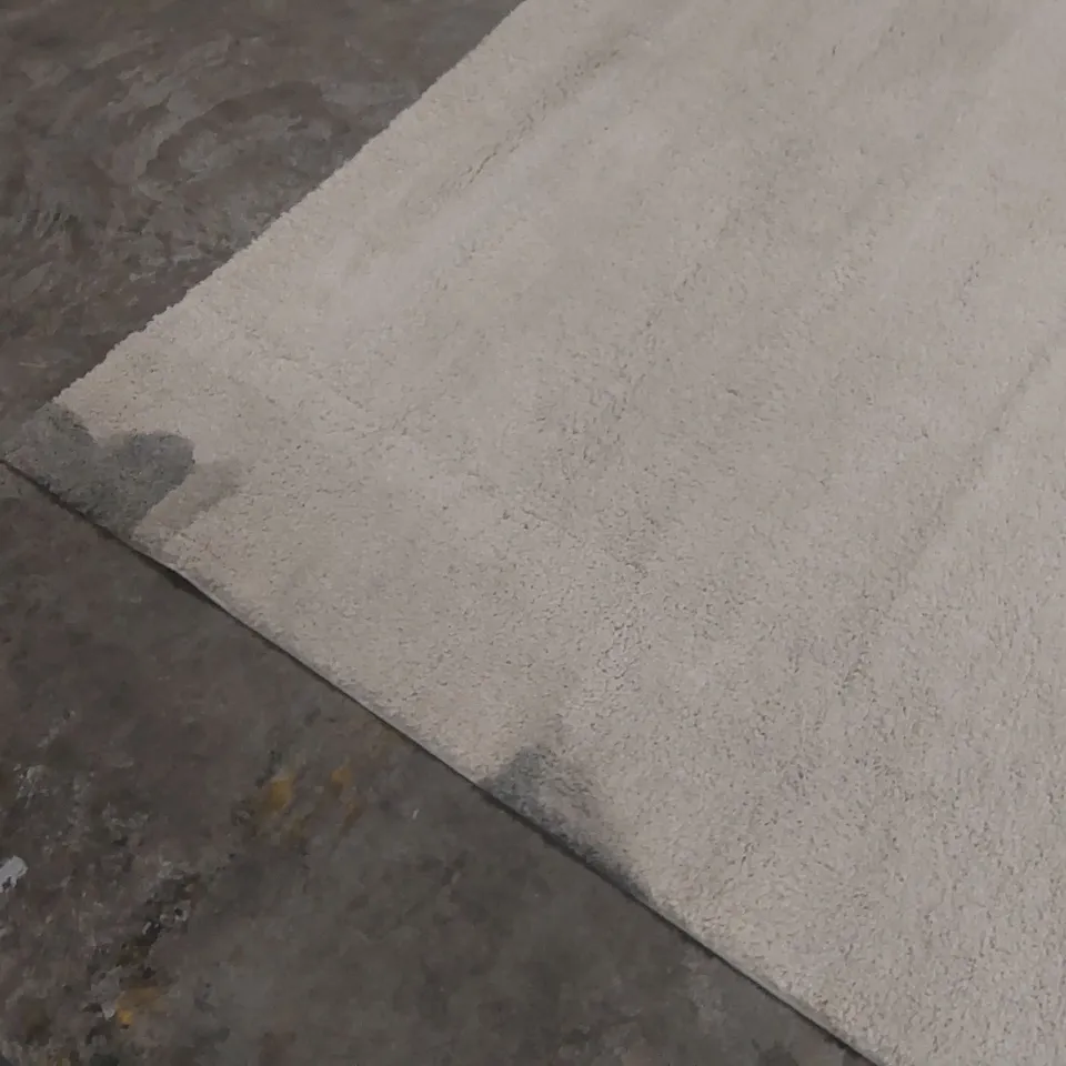 QUALITY DESIGNER RUG - APPROXIMATELY 290 x 200cm