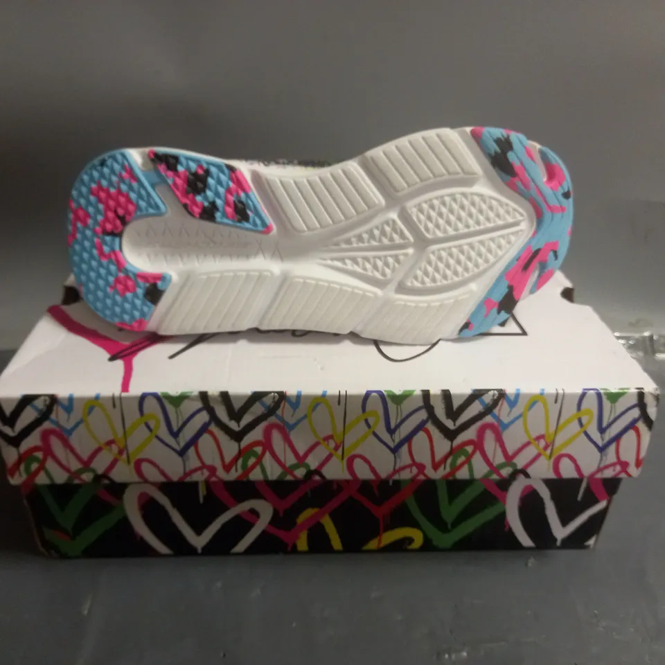 SKECHERS GOLDCROWN TRAINERS BLACK MULTI SIZE 3