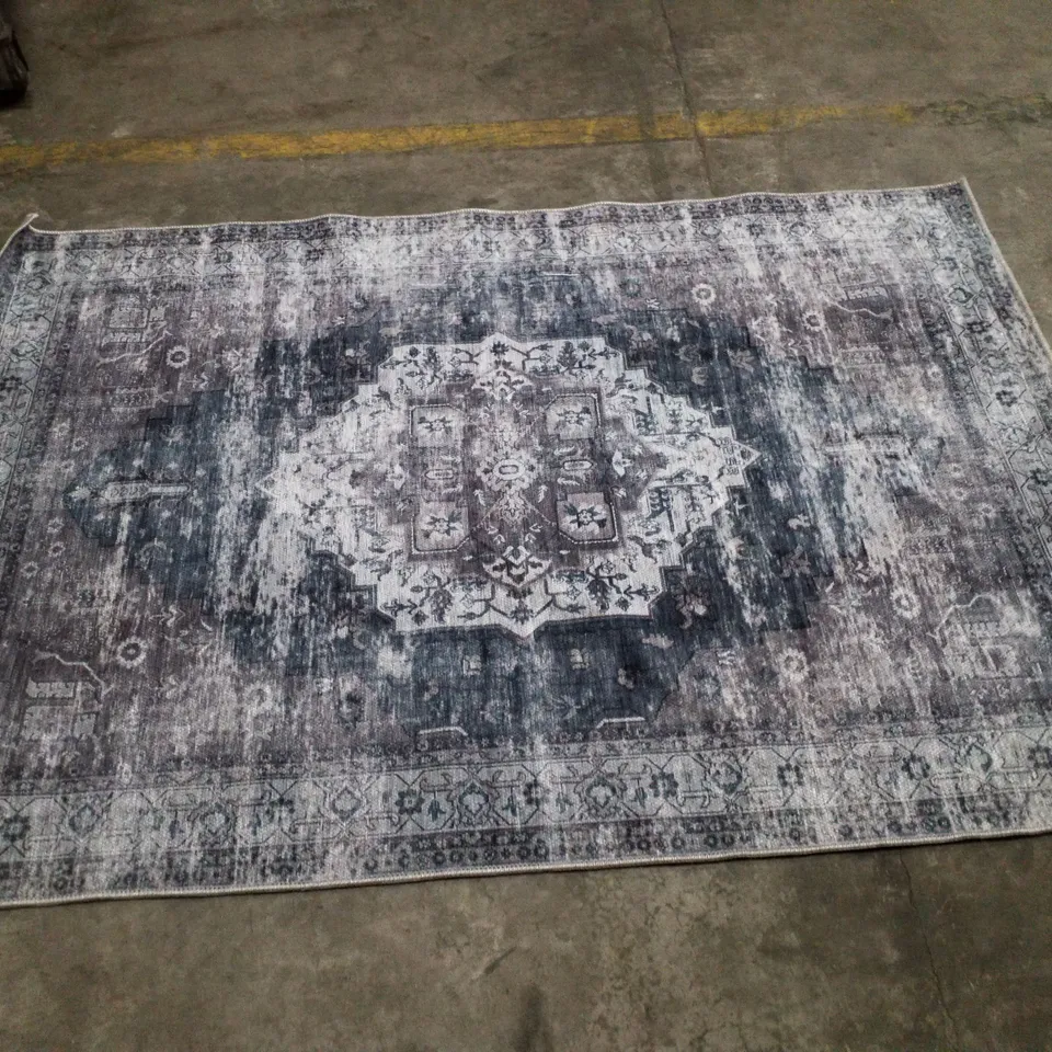 PACO HOME LYO 335 RUG IN GREY - 140×200CM