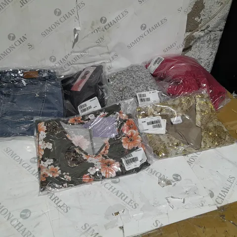 BOX OF ASSORTED WOMENS CLOTHES TO INCLUDE JEANS, TOPS, COATS ETC
