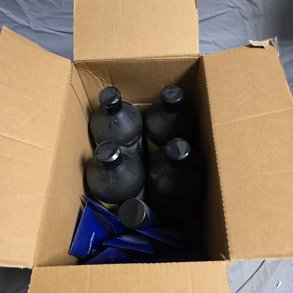 APPROXIMATELY 12 MATRIX HAIR CARE PRODUCTS INCLUDING TOTAL RESULTS HELLO BLONDIE CHAMOMILE 1L/TOTAL RESULTS BRASS OFF BLONDE THREESOME 150ML