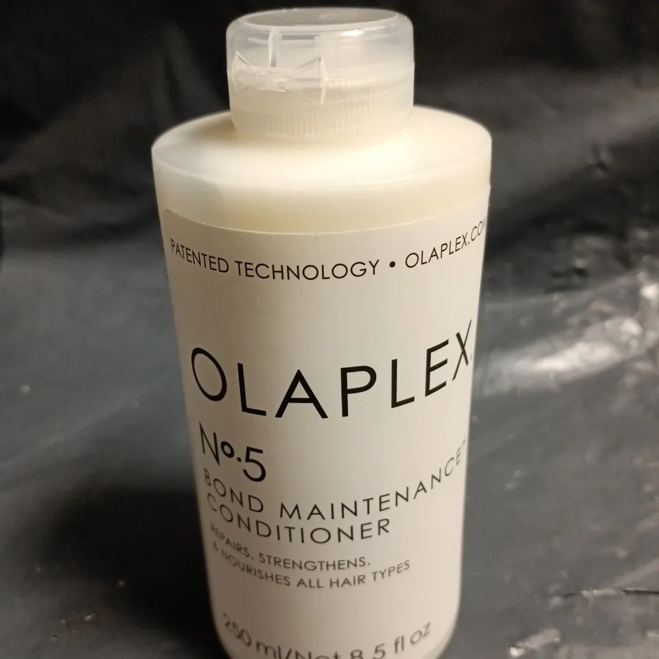 OLAPLEX NO5 BOND MAINTENANCE CONDITIONER - 250ML
