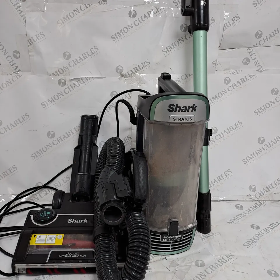SHARK STRATOS UPRIGHT VACUUM CLEANER NZ860UK