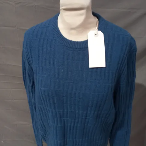 LYLE AND SCOTT CREW NECK TECTURED JUMPER SIZE M