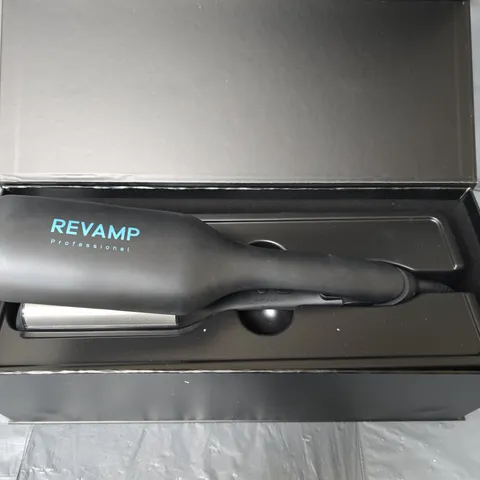 BOXED REVAMP PROGLOSS 2-N-1 BEACH & VOLUME CERAMIC WAVER WV-3000-EU