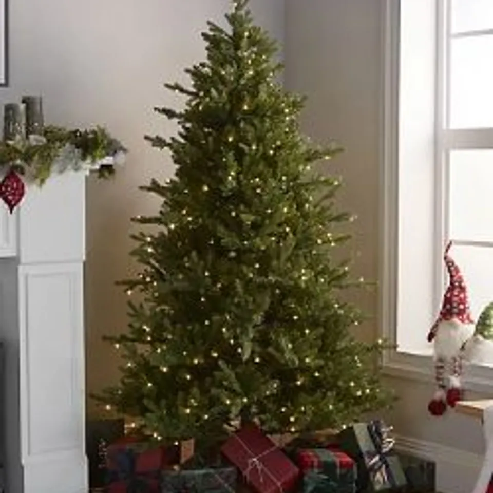BOXED SANTA'S BEST 116 FUNCTION PRE-LIT AUBURN NATURAL 6FT CHRISTMAS TREE - COLLECTION ONLY