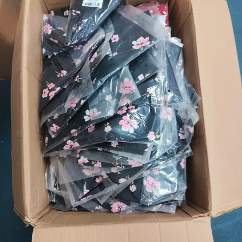 BOX OF APPROXIMATELY 50 ASSORTED CLOTHING ITEMS TO INCLUDE: TAMSY BLOUSE 