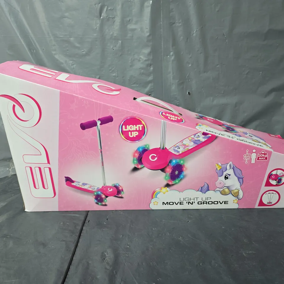 BOXED EVO LIGHT UP MOVE N GROOVE SCOOTER IN PINK
