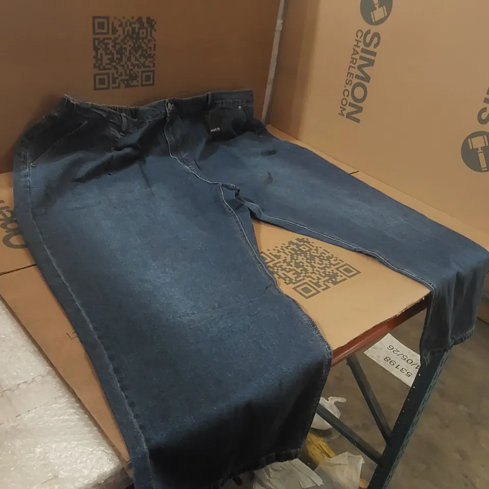 BOX CONTAINING APPROXIMATELY 11x BRAND NEW SIMPLY BE MID BLUE PLEAT DENIM JEANS - SIZE 28S