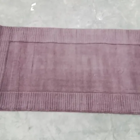 QUALITY DESIGNER AREA RUG - APPROXIMATELY 150CM X 80CM PURPLE