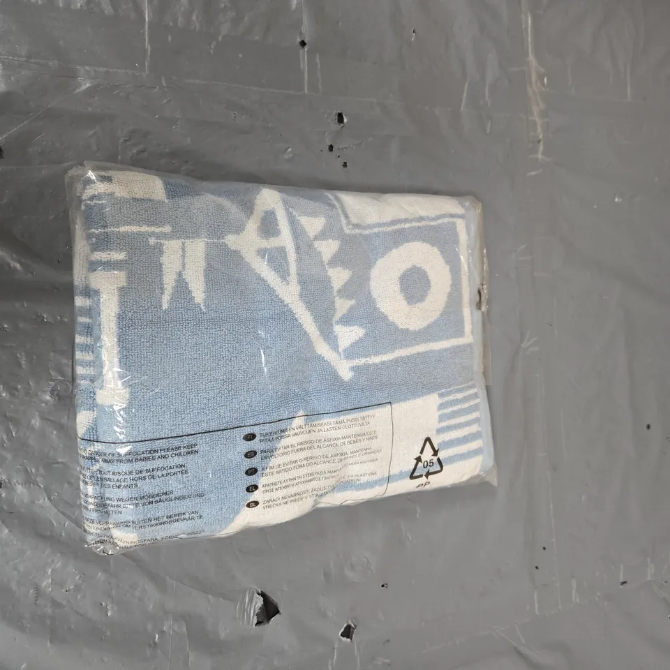 BLUE AND WHITE BATH TOWEL, PACKAGED