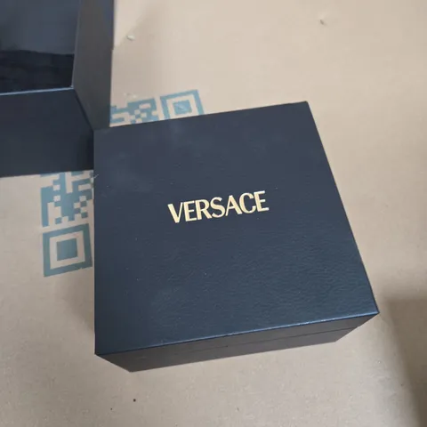 MENS VERSACE WATCH (LINK SNAPPED)