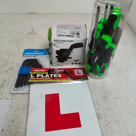 APPROXIMATELY 10 ASSORTED VEHICLE PARTS/ACCESSORIES TO INCLUDE L PLATES, SCREWDRIVER SET, HEX KEYS ETC